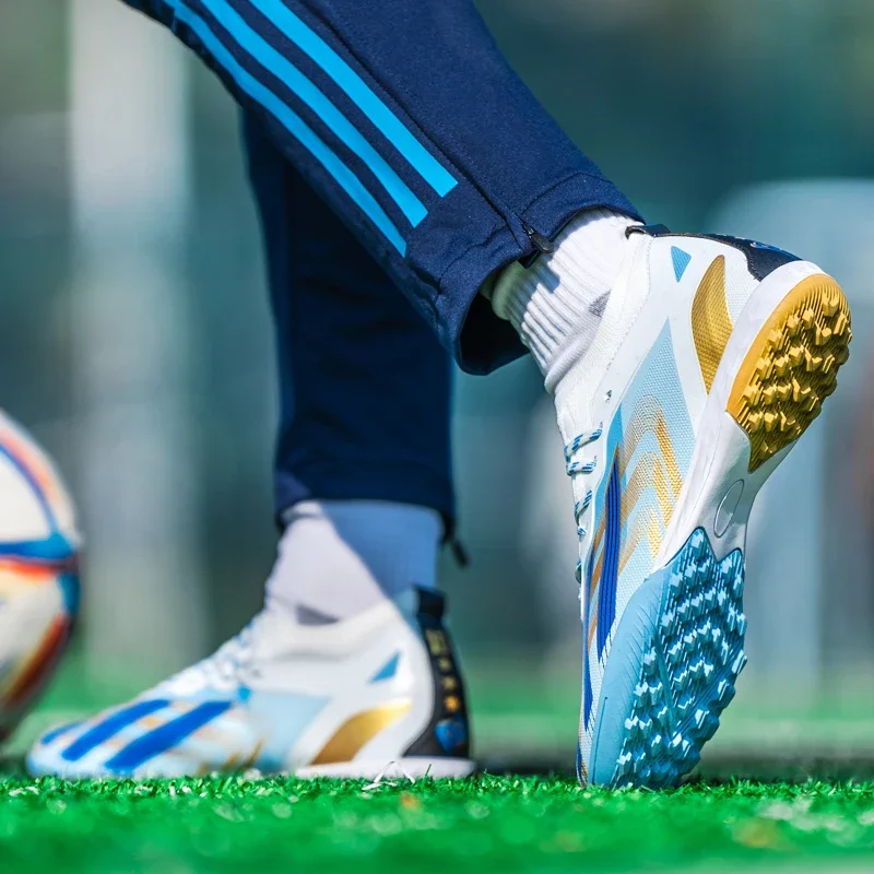 High Quality Ultralight Mens Soccer Shoes Non-Slip Turf Soccer Cleats for Kids TF/FG Training Football Boots Chuteira Campo