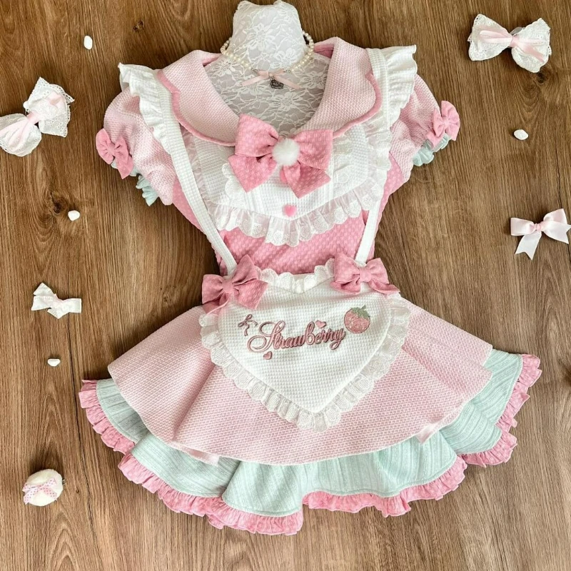 

Розовый сладкий комплект юбки в стиле Лолиты, женская блузка с бантом Kawaii, фартук с клубникой, юбки на бретелях, костюмы, женский корейский комплект Y2k, комплект из 2 предметов