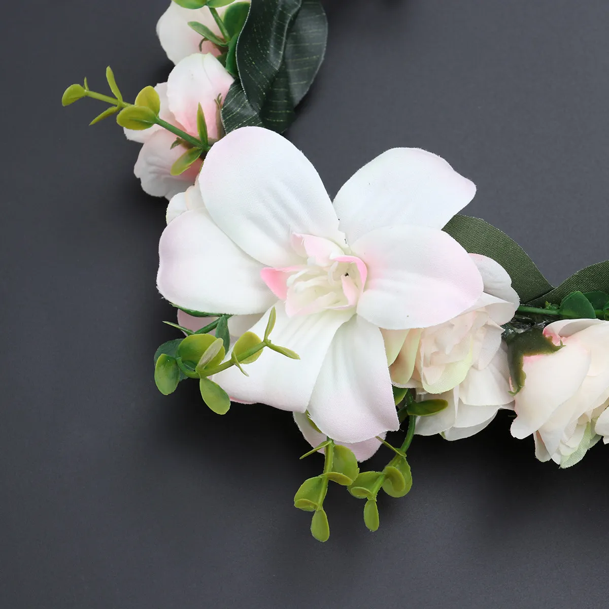 

Lily Flower Garland Light Pink Easy Wear Floral Headband for Wedding Festival Bridal Party Beach Vacation Women's Hair Wreath
