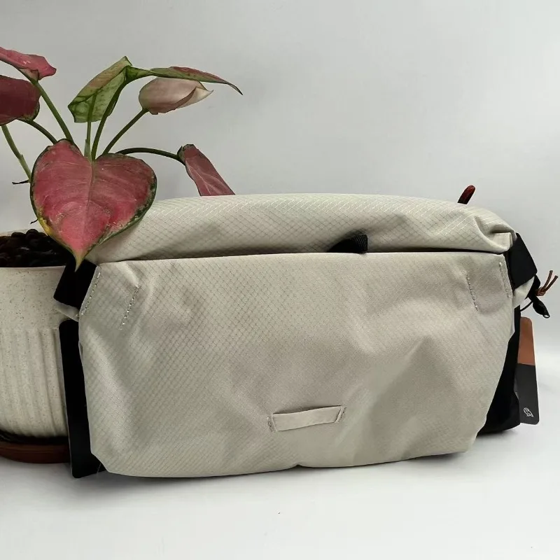 

Correct Logo Australia Chest Bag Lite Sling 7L Light Outdoor Casual Shoulder Bag for Men and Women Crossbody Bag
