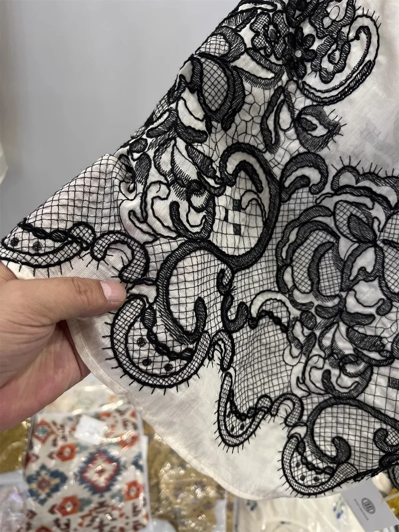 European 2025 Summer New Round Neck Lace Edge Heavy Industry Embroidery Fashion Sleeveless Pullover Shirt Top For Women