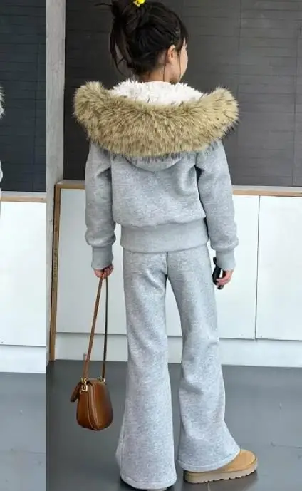 

Спортивный повседневный зимний свитшот с капюшоном на флисовой подкладке для девочек и модные облегающие брюки-клеш для больших детей