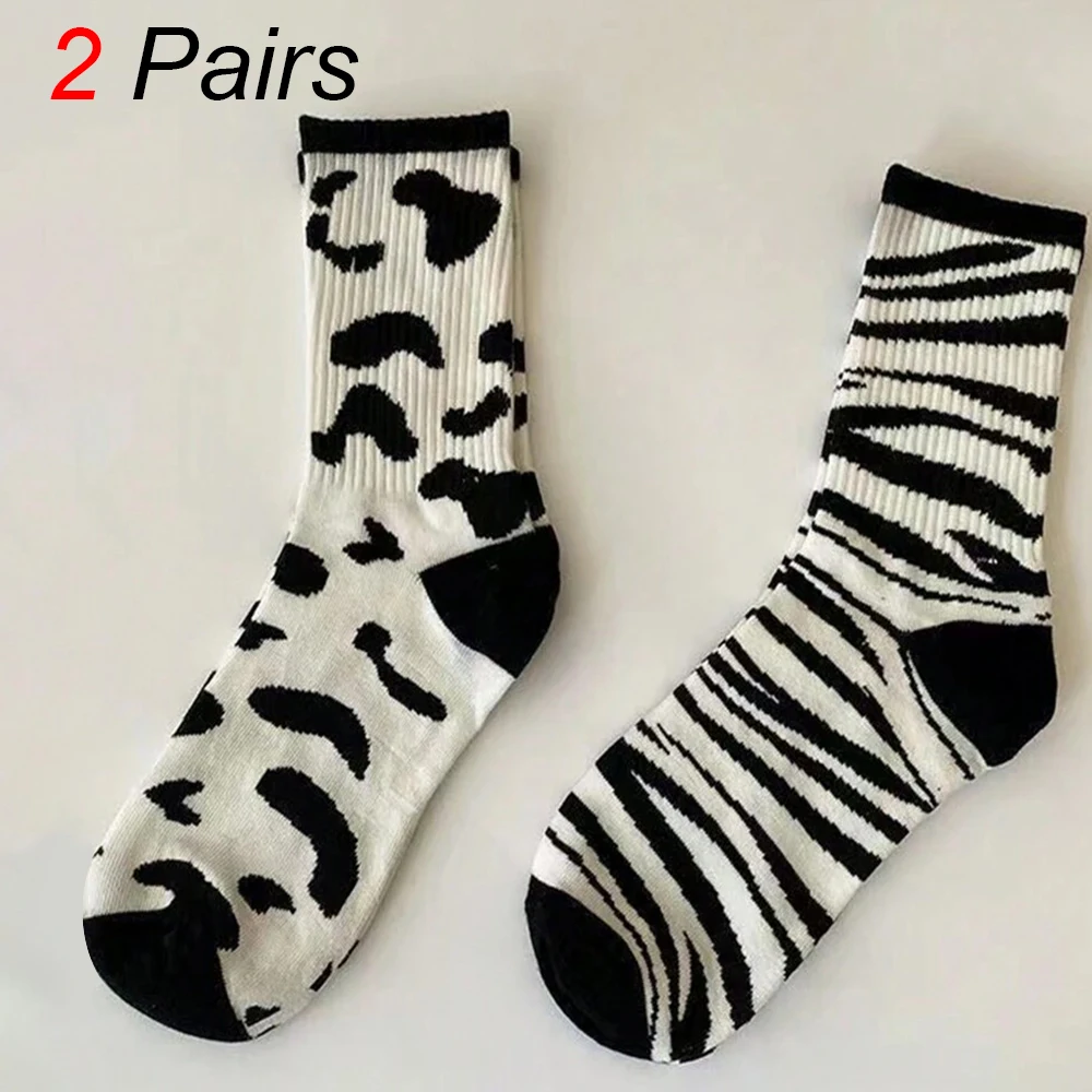 2 Pairs Women Cartoon Mid Tube Socks Fashionable Cow Zebra Print Pattern College Style Cute Comfortable Casual Round Neck Socks