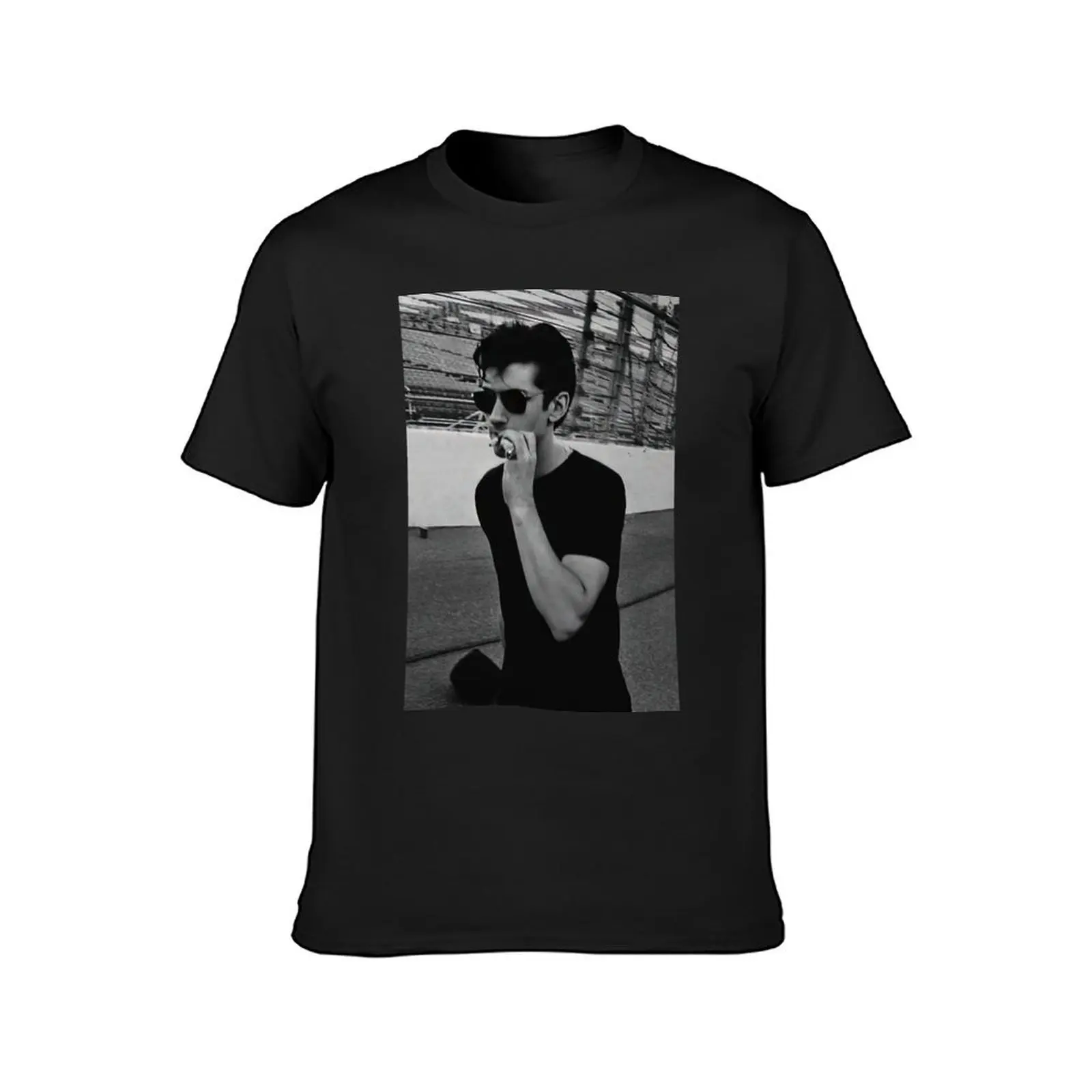 Alex Turner Vintage smoke T-Shirt customs hippie clothes cute tops sweat Men's cotton t-shirt