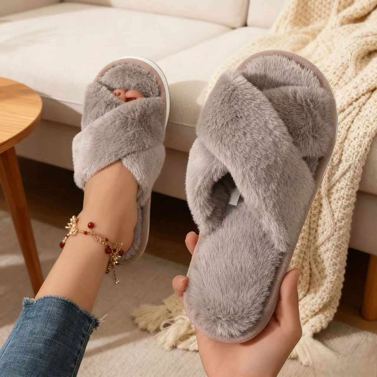 

Fashion Leopard Print Fluffy Slippers Women Light Faux Fur Warm Home Slippers Woman Comfort Flat Heel Plush House Slides Shoes