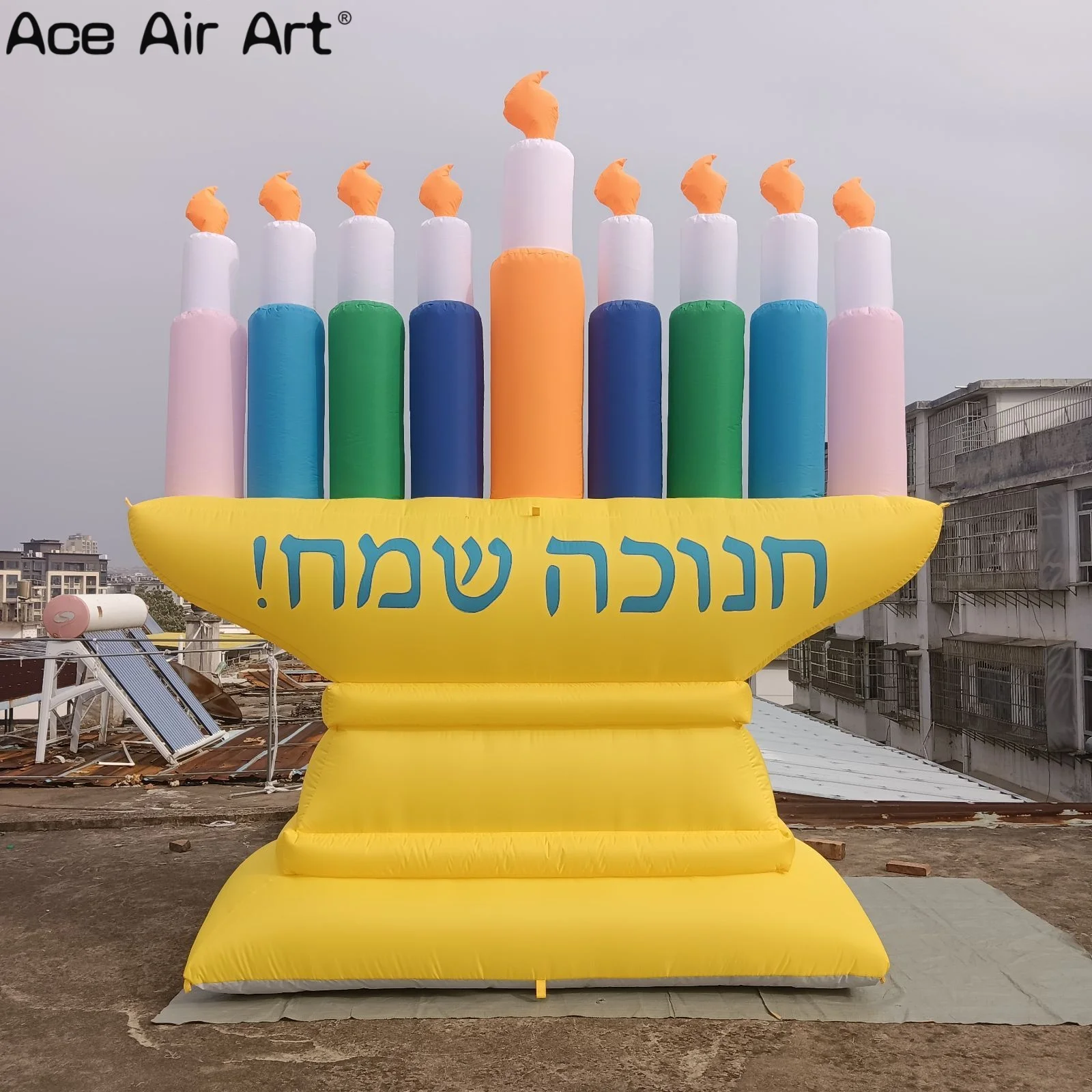 Décoration gonflable géante de Menorah de Hanukkah pour les événements de vacances juifs et les promotions extérieures Affichage de festival personnalisé