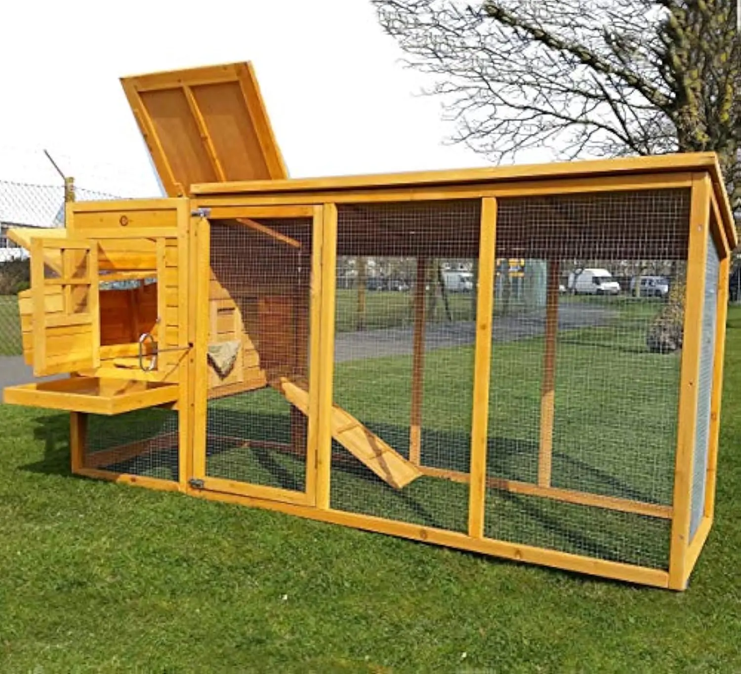 

Poultry Cage for Outdoor Chicken House with Raised Garden Bed and Removable Tray Wooden Chicken Coop
