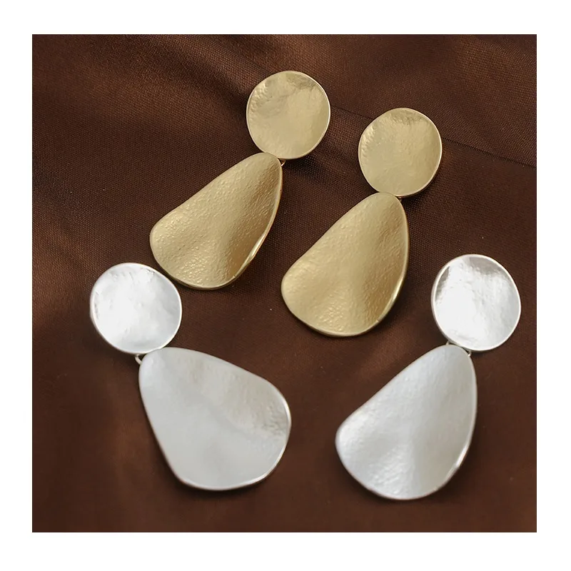 

Hot-selling Atmospheric Exaggerated Earrings Fashionable Versatile Geometric Metal Medium and Long Earrings
