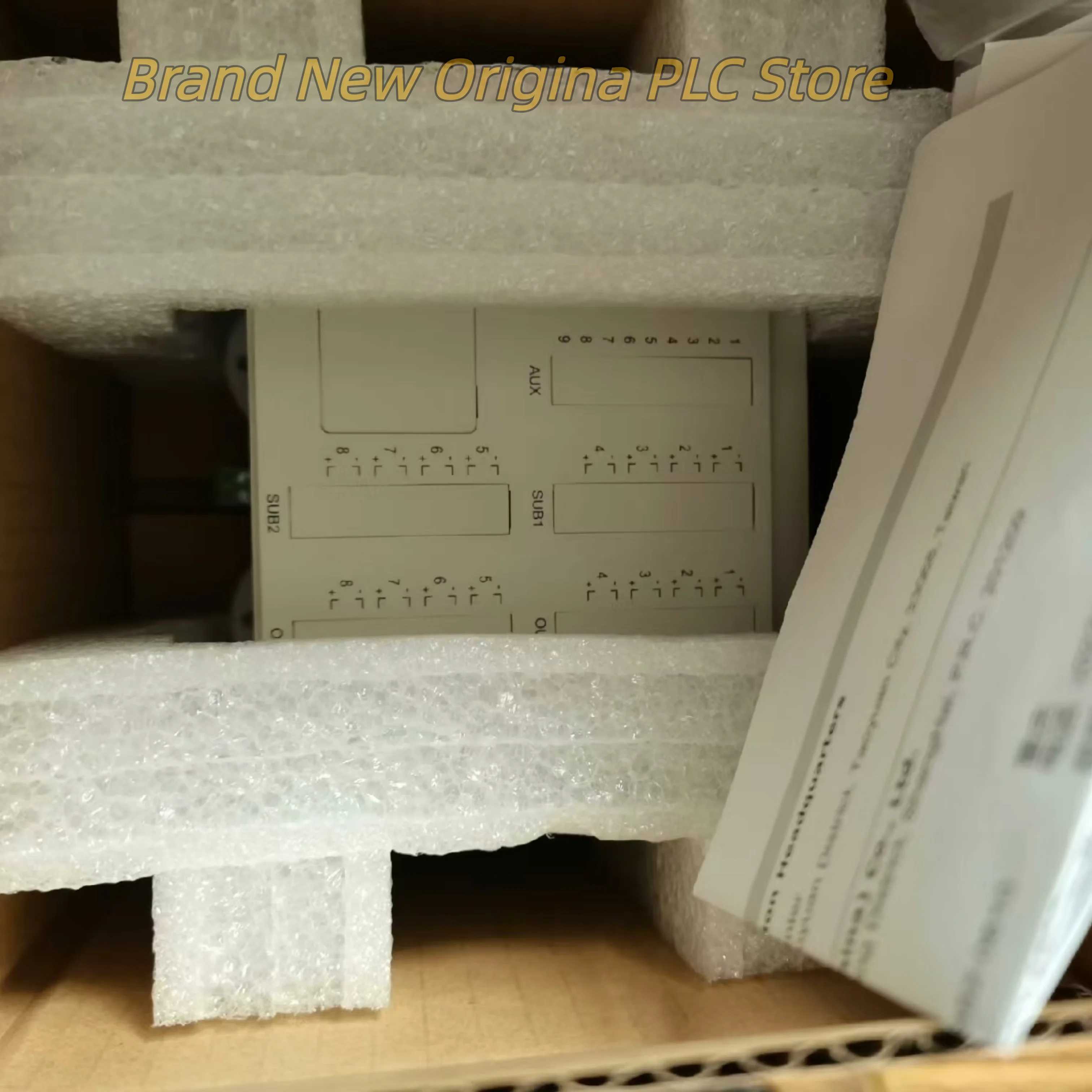 New in box  DTE10T Temperature Controller