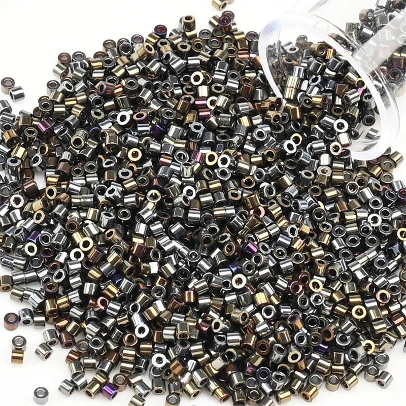 2000 Stück 11/0 Metallic Farbe Japan Glasperlen Bunte kleine Charm Perlen für Schmuckherstellung DIY Armband Handarbeit Nähen