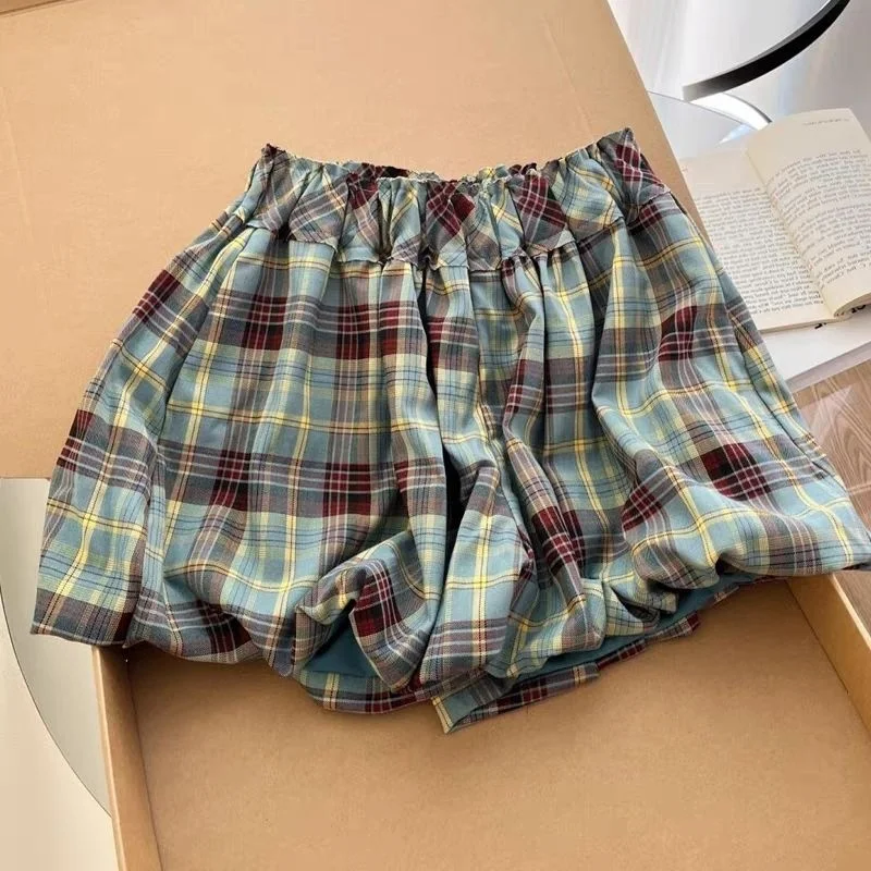 Pantaloncini scozzesi a vita alta con volant da donna Vita elastica Y2K Estetica Streetwear Pantaloncini estivi casual in misto vestibilità ampia