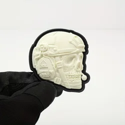 Parches tácticos de velcro con calavera 3D que brilla en la oscuridad