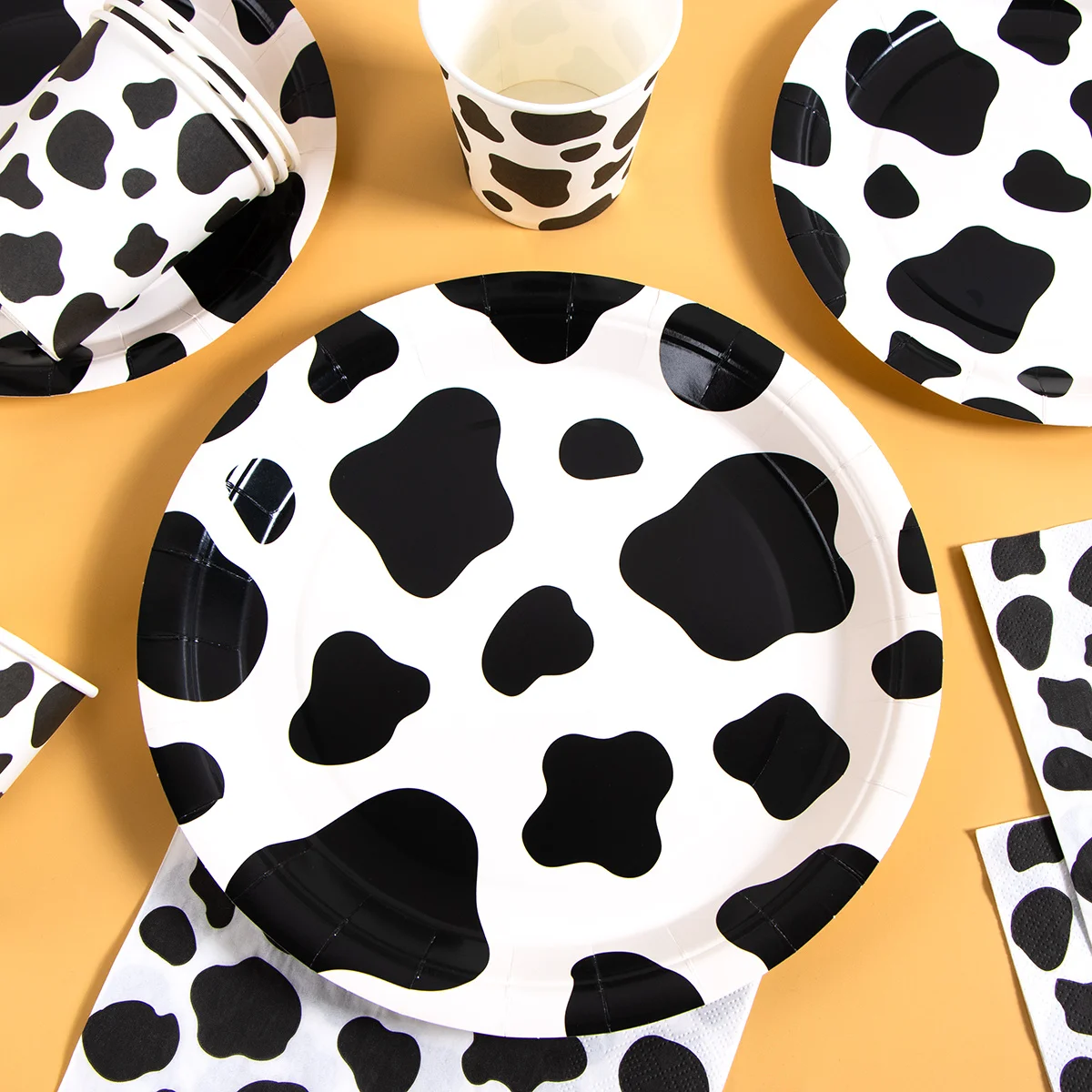 Black-and-White Cow-Print Disposable Plates Convenient and Stylish Kitchen and Birthday Party Tableware No Washing Required