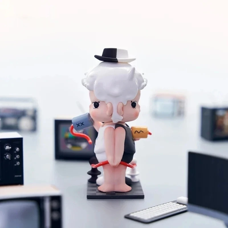 Presale for 30 Days JUAN Crazy Office A Guide To The Breaking Point Series Blind Box Mystery Box Caixa Caja Dolls Gift Desktop