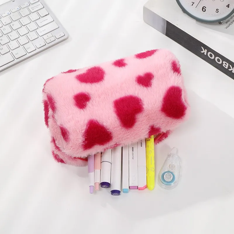 Косметичка большой емкости, простая плюшевая сумка для стирки Love, женская сумка для помады, кистей для макияжа, портативная сумка для хранения туалетных принадлежностей