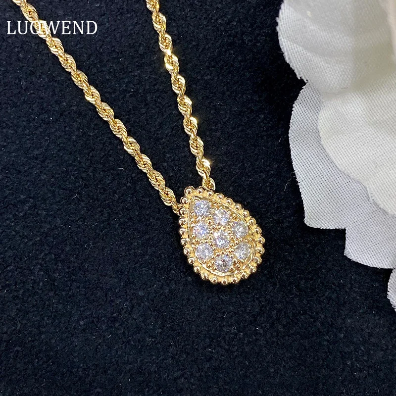 LUOWEND 18K Solid Yellow Gold Necklace Luxury Real Diamond Pendant Necklace Fashion Design Party Jewelry for Women and Girls