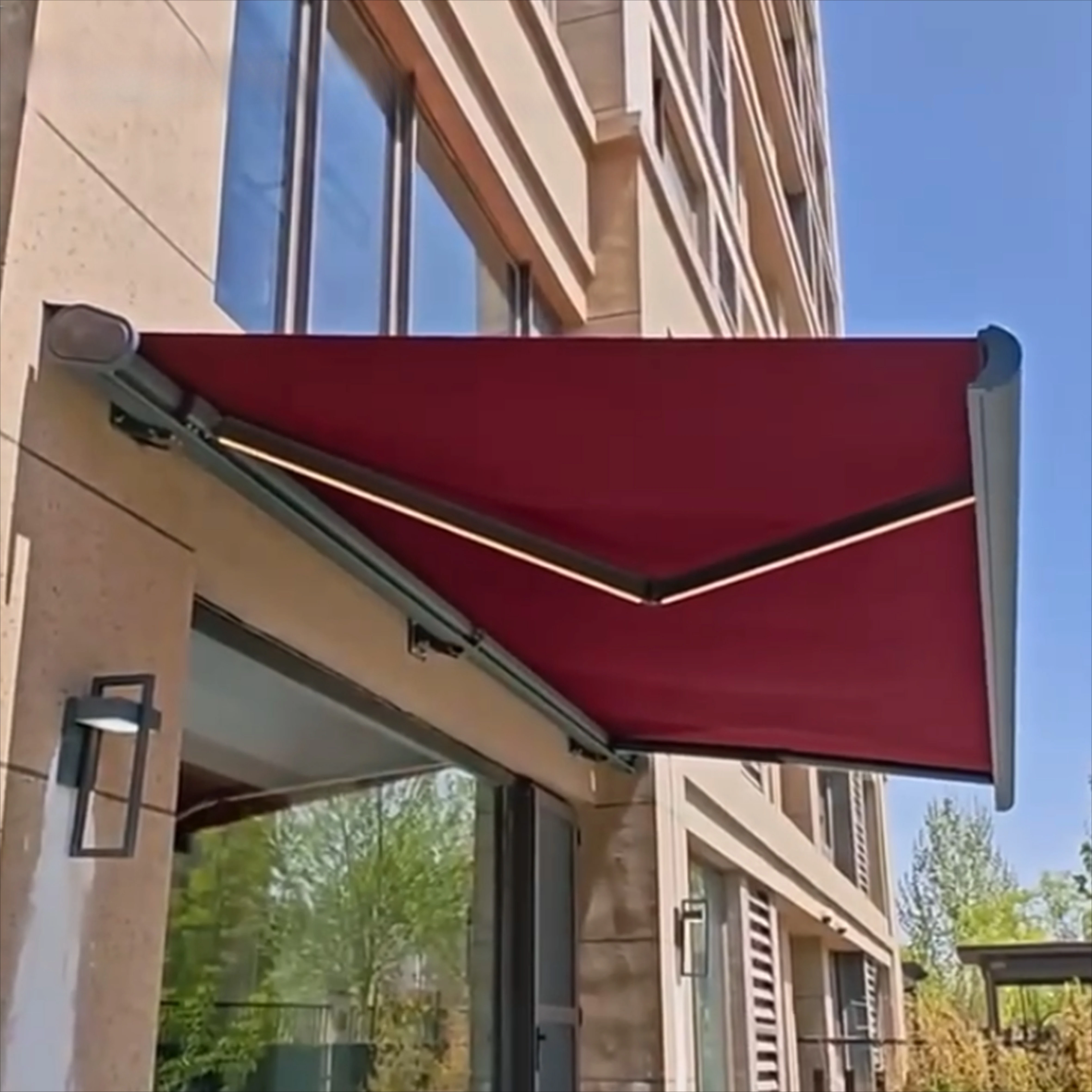 

Electric Aluminum Folding Arm Retractable Patio Awning With LED Lighting For Terrace Balcony