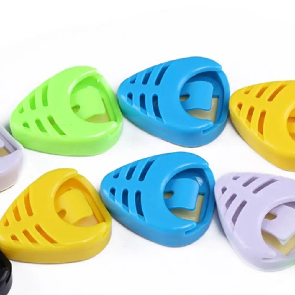10PCS Adhesive Guitar Plectrum Box Heart Shape Random Color Guitar Pick Holder Durable Plastic Guitar Pick Box Music Enthusiasts
