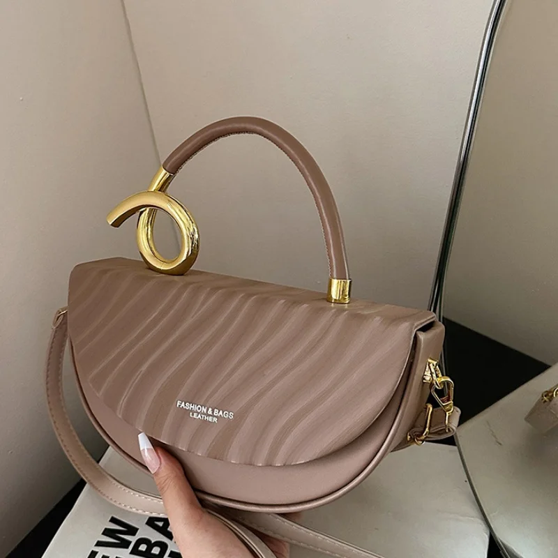 

Женская кожаная сумка через плечо 2026 года, просторная и шикарная, популярная классическая элегантная модель от дизайнерских сумок