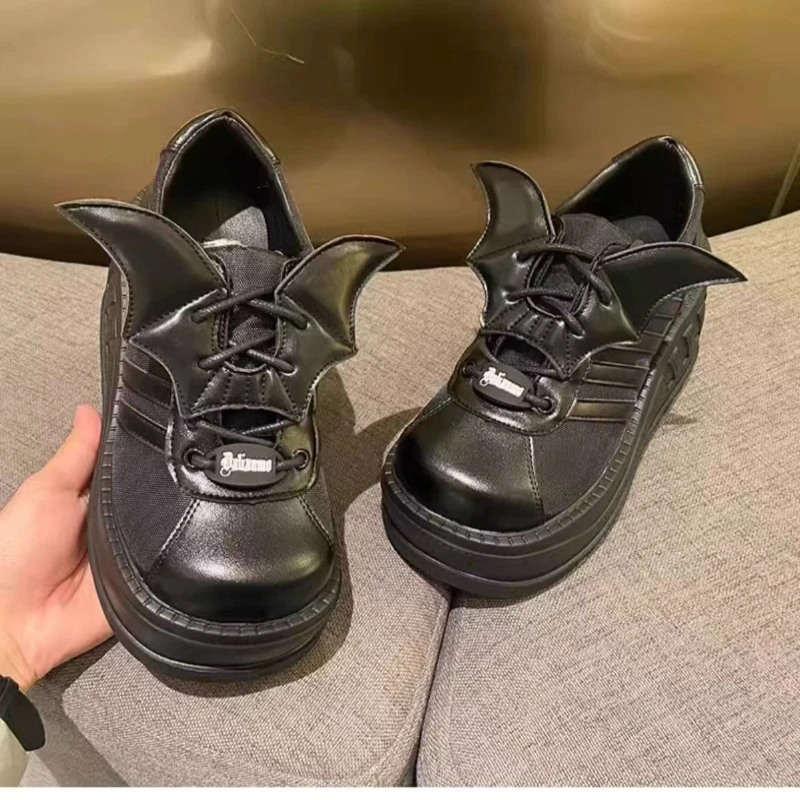 

Модные туфли в стиле панк-ветер, новинка 2026, готическая женская обувь с крыльями летучей мыши дьявола, непромокаемые лоферы на толстой подошве на платформе 9 см