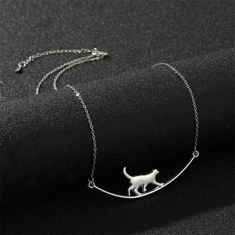 1pc New Fashion Cat Shape Pendant Necklace Simple Curved Design Cute Animal Shape Perfect For Party Accessories