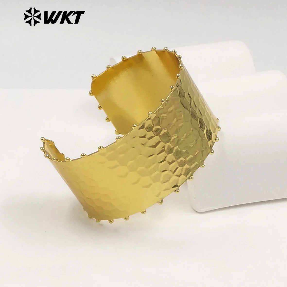 WT-JF382 Retro Fashionable Yellow Brass Cuff Bangle Armlet Smooth Fine Wholesale Bracelet For Unisex Decorative