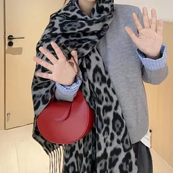 2024 Hot Selling Leopard Print Women's Scarf Universal Cold resistant Warm Scarf Elegant Luxury Women's High Quality Scarf