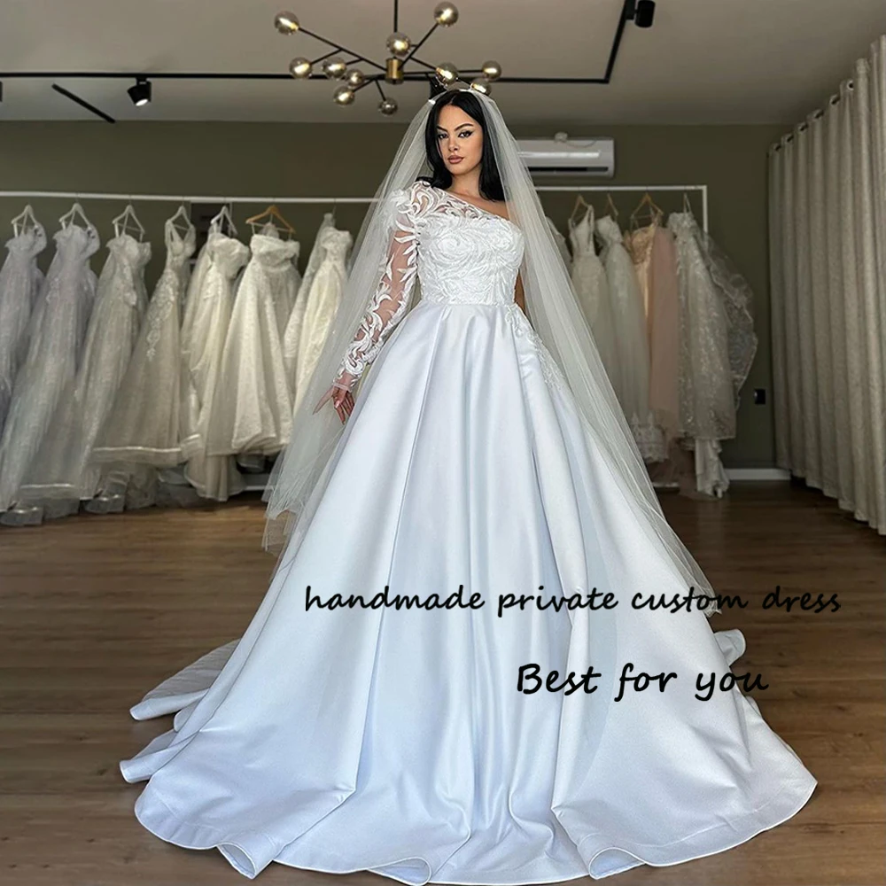 

White One Shoulder Wedding Dresses for Bride 2024 Beaded Satin A Line Beach Bride Dress with Train Long Boho Wedding Gowns