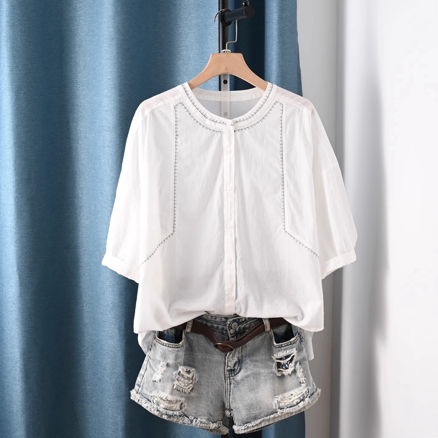 

2025 Original design white navyy blue shirts and blouses for women summer cotton 3/4 sleeves tops