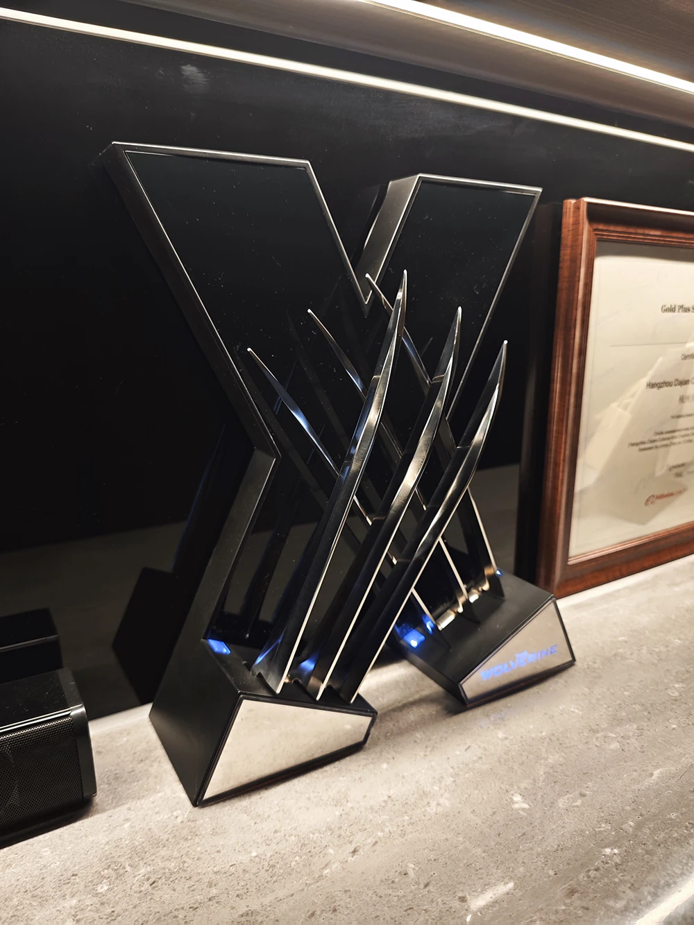 재고 있음 HCMY 울버린 플라스틱 발 코스프레 소품 장식 무기 모델 영화 주변 선물