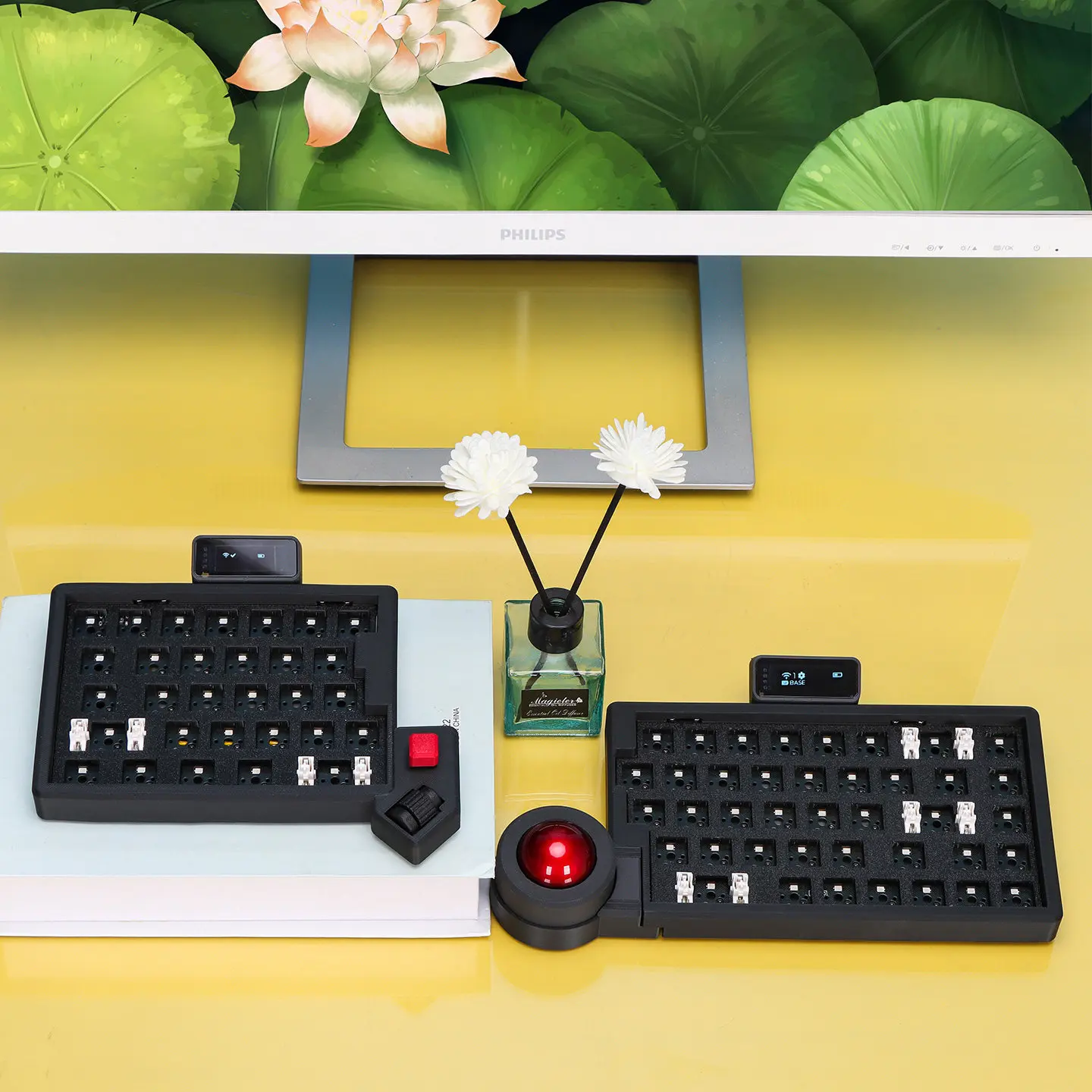 

OffsetKey Wireless Pro: разделенный эргономичный комплект клавиатуры с трекболом, джойстиком, возможностью горячей замены, OLED и ZMK с открытым исходным кодом