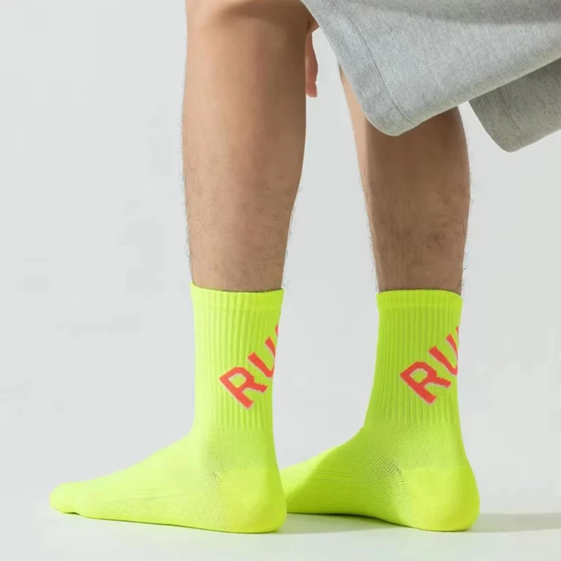 1/3/5 Pairs Men's Athletic Crew Socks Breathable Fashionable Running Cycling Gym Sports Sock Sweat-Resistant Soft Mid-Calf Sox
