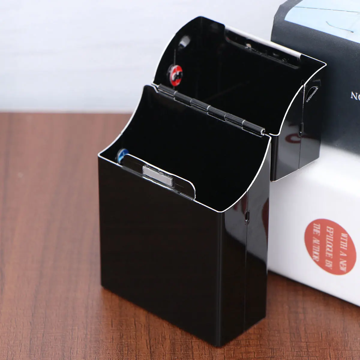 

Automatic Clamshell Case Large Capacity Magnetic Aluminum Black Lightweight Durable Storage Holder For Cigarette Box Cigarette