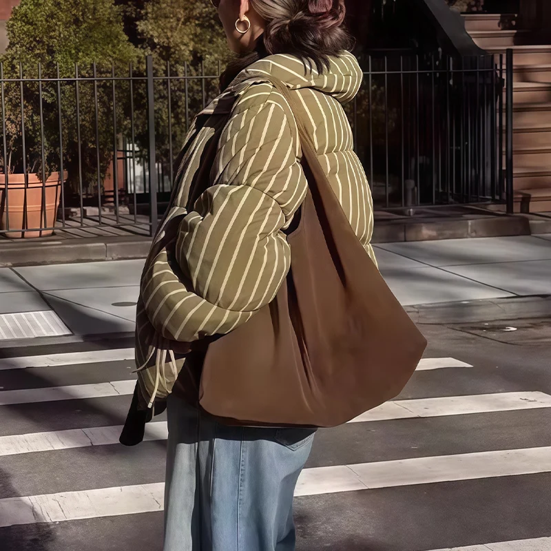 ملابس نسائية شتوية جديدة لعام 2025، سترة قطنية منتفخة غير رسمية فضفاضة ومريحة، تصميم ياقة واقفة عالية، أكمام فانوس