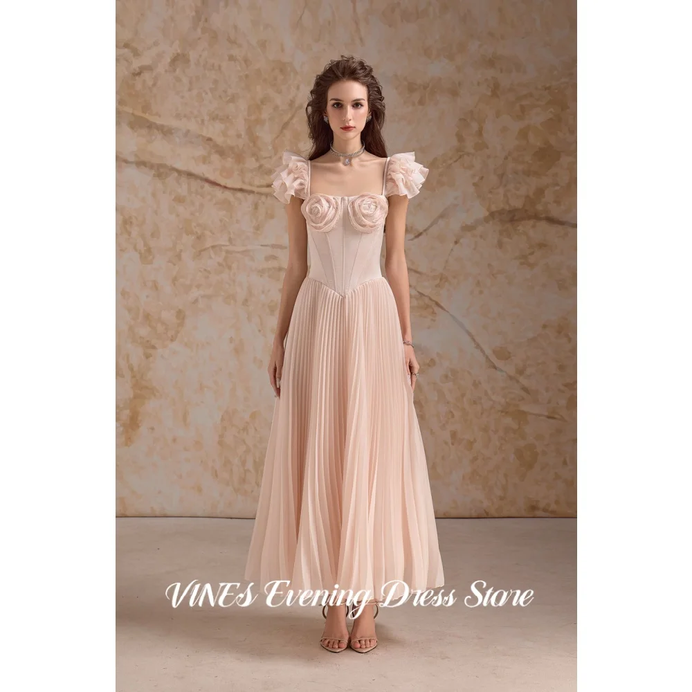 

VINES Elegant Nude Pink Prom Dress Square Neck Evening Dress with 3D Rose Appliqués Pleated Chiffon Formal Party Gown Customized