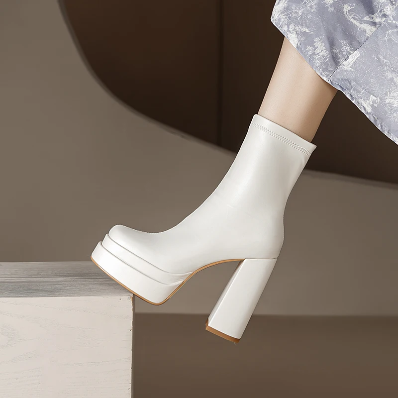 Women's Faion Boots…