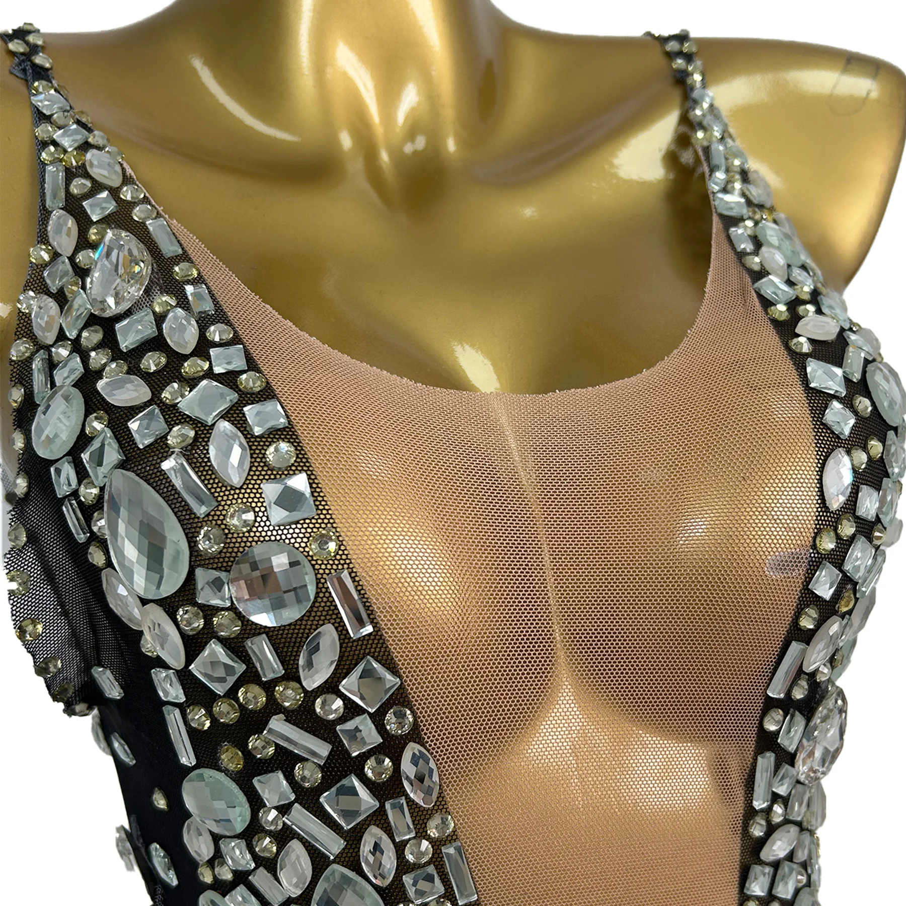 فستان Duyixiang أنيق للنساء بحمالات فضي وحجر الراين مثير شفاف من خلال فستان شبكي غير منتظم فستان أداء المسرح #5