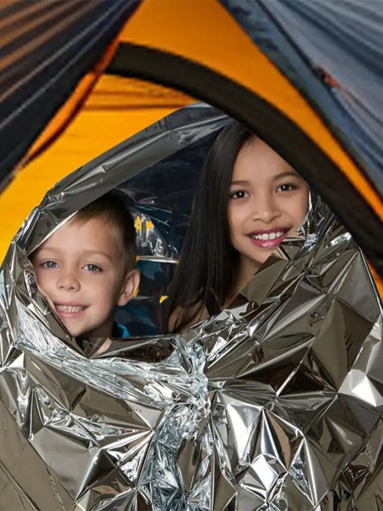 بطانيات البقاء على قيد الحياة بطانيات حرارية للتخييم في الهواء الطلق بطانية إنقاذ من الزلازل معطف واق من المطر بطانية عازلة للتخييم والتنزه #2