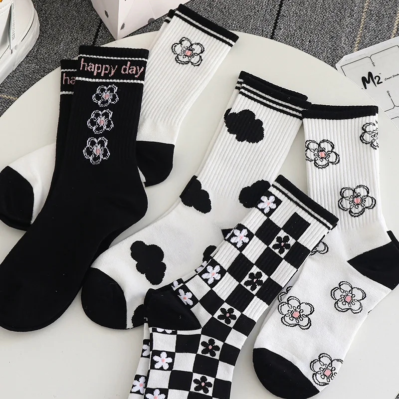 Women Socks Female White Black Flower Print Checkboard Harajuku Hip Hop Lolita Kawaii Calcetines Mujer Ladies Streetwear Socks