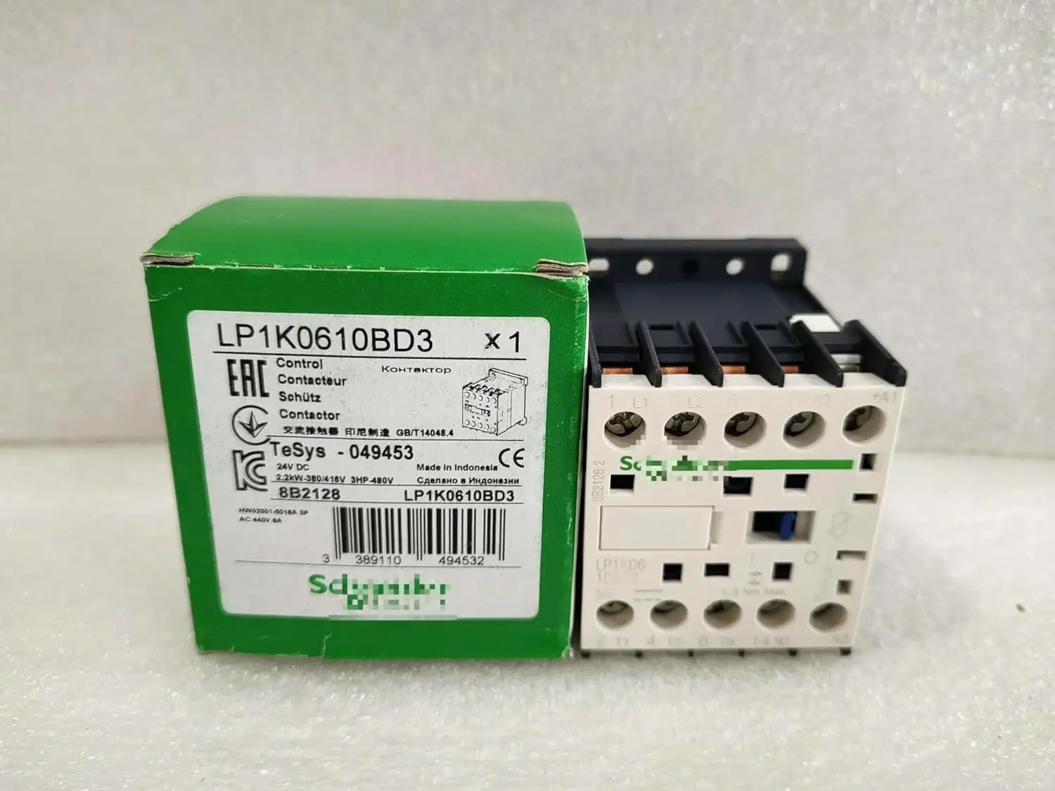 

LP1K0610BD3 LP1-K0610BD3 contactor - 3P - AC-3 = 440 V 6 A - 1 NO aux. - 24 V DC coil
