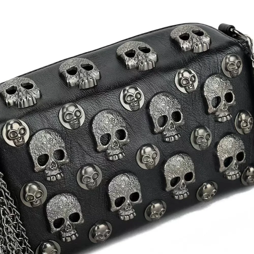 Bolso de PU de alta calidad para mujer, bandolera de estilo Punk con calavera de Metal y remaches, bolsos de hombro con cadena y borlas