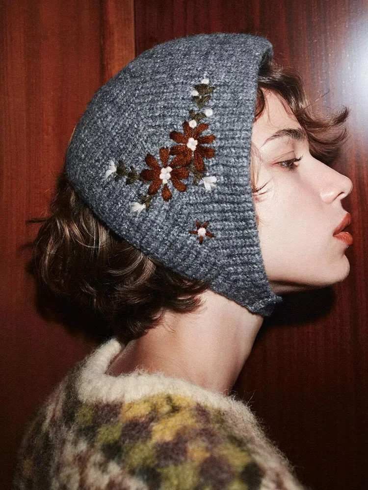 الراقية ZA2025 المرأة شتاء جديد المرقعة المطرزة محبوك قبعة العرقية المرحلة زي الأزهار تصميم Faionable السيدات قبعة