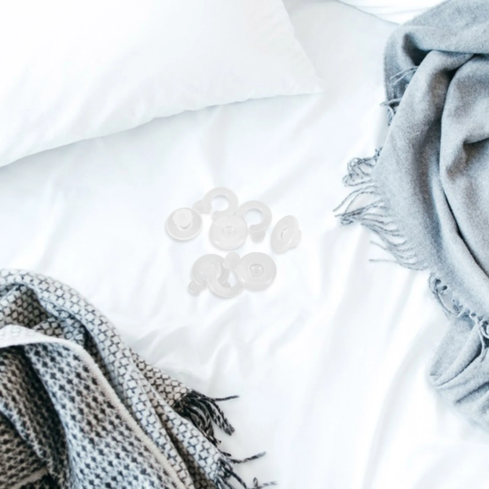 

4Pairs Bed Sheet Fixing Clips Silicone Quilt Cover Fixator Anti-Slip Non-Deforming Sheet Fasteners Household Windproof