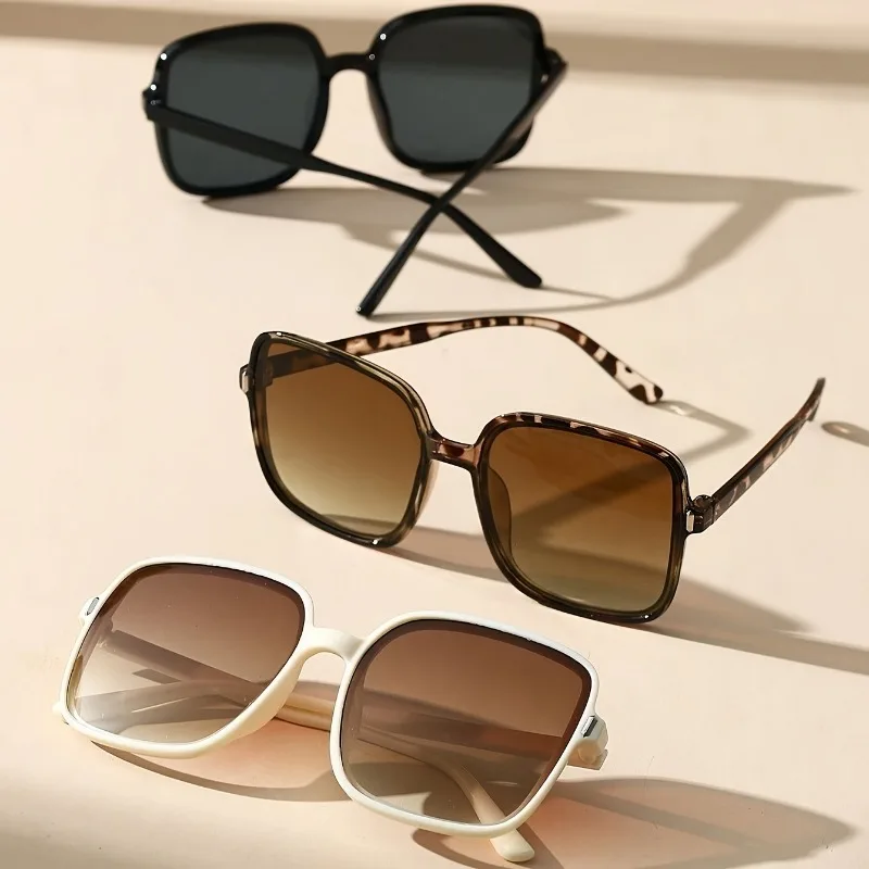 3-teilige modische Damenbrille mit quadratischem Rahmen – stilvolle Schildpatt- und schwarze PC-Gläser – Detail 5