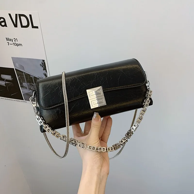 حقيبة كروس نسائية جلدية أنيقة بتصميم كلاسيكي من العلامة التجارية الفاخرة من قبل المصمم الشهير لإكسسوارات أزياء السيدات