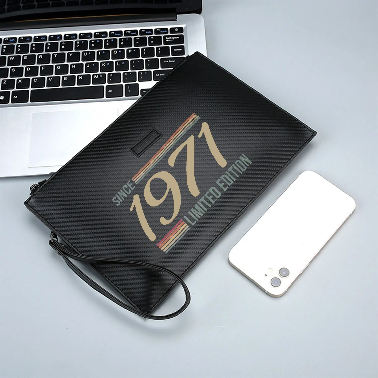 Numero vintage 1971 dalla edizione limitata Elegante borsa da uomo in PU stampata Alla moda e pratica per il trasporto quotidiano