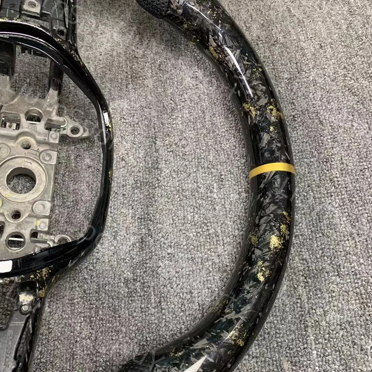 Goldflake geschmiedetes Lenkrad aus echtem Carbonfaser mit Rahmenabdeckung aus Kohlefaser für Honda Accord 11. Generation Civic 22+ – Detail 4