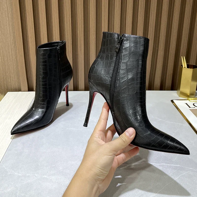 Autumn and winter new turtle patterned short boots, slim high heels, black 10cm, female pointed, slim heels, Shizang bare boots