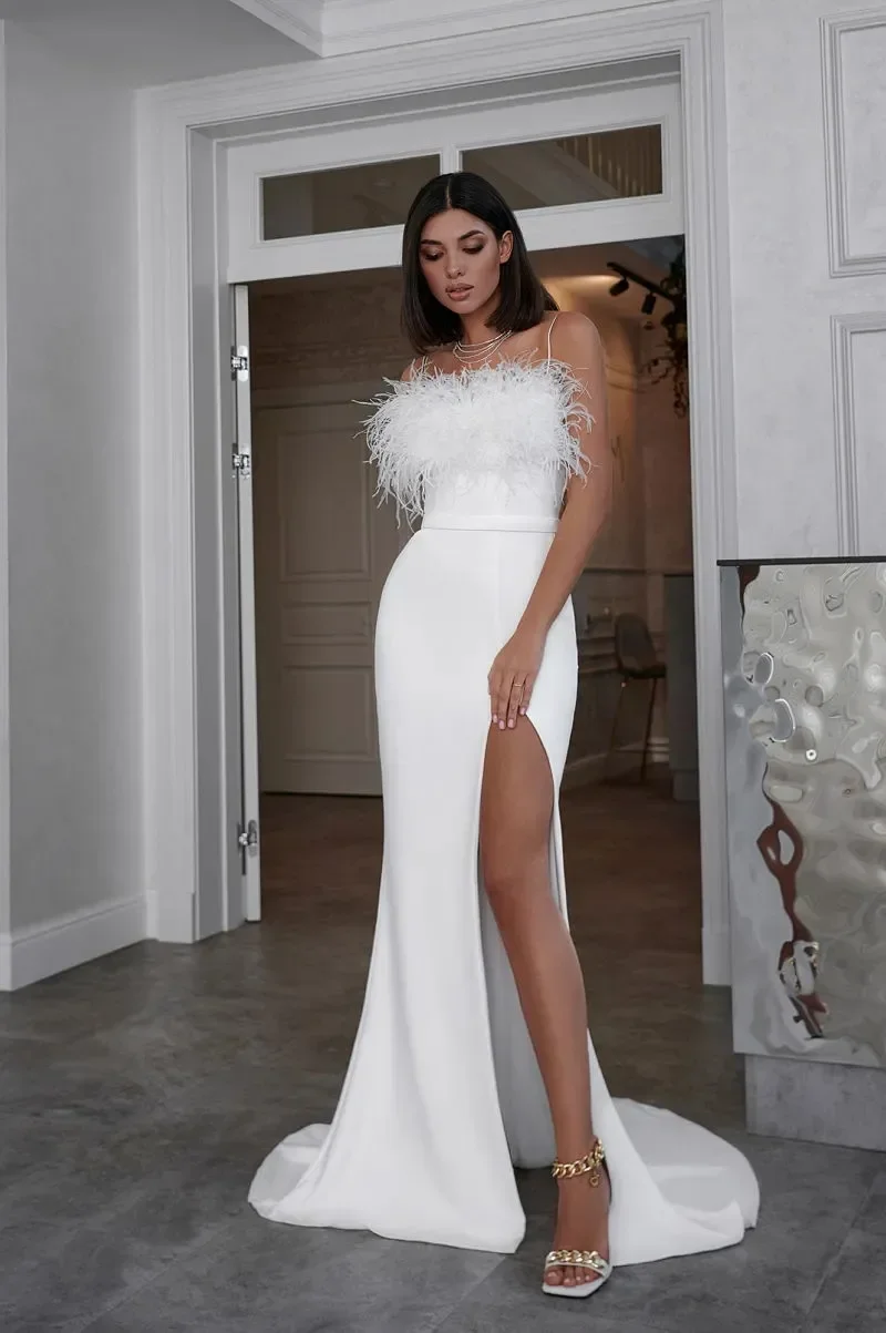 Sexy Zeemeermin Trouwjurk Backless Italiaanse Schouderband Met Handen En Veren Plus Size Strand Auditorium Bruidsjurk Nieuw