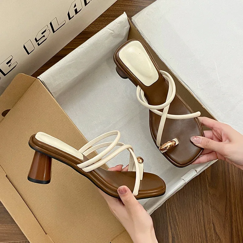 

Новинка 2023 года, летние лаконичные женские тапочки с застежкой Meatl, модные вечерние туфли-лодочки на толстом каблуке, туфли-лодочки без каблука